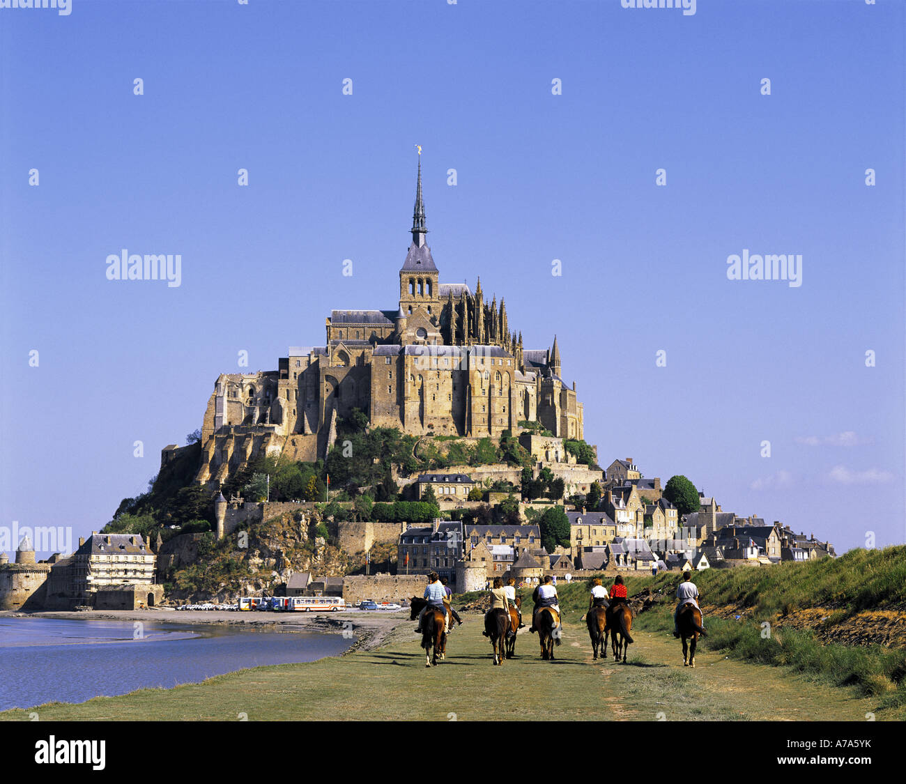 Abbaye de mont st michel Banque de photographies et d’images à haute ...