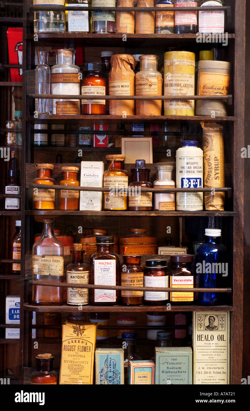 La médecine antique bottles Banque D'Images