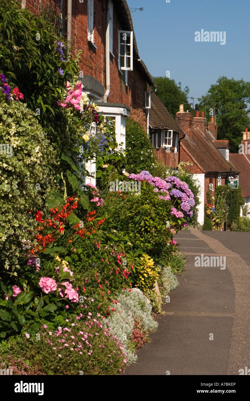 Maisons près de Kenilworth Kenilworth UK Juin 2005 Banque D'Images