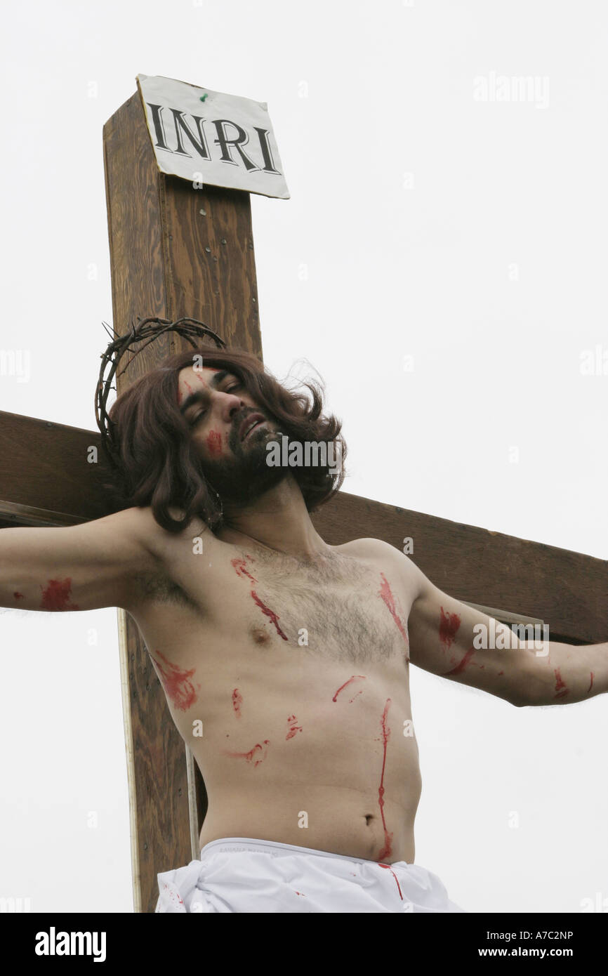 Vendredi Saint reconstitution de la mort et de la crucifixion de Jésus dans le Bronx, New York. Banque D'Images