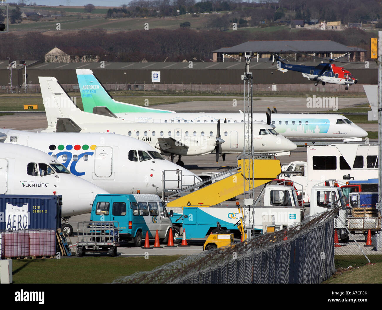 Avion à l'aéroport d'Aberdeen, Scotland UK Banque D'Images