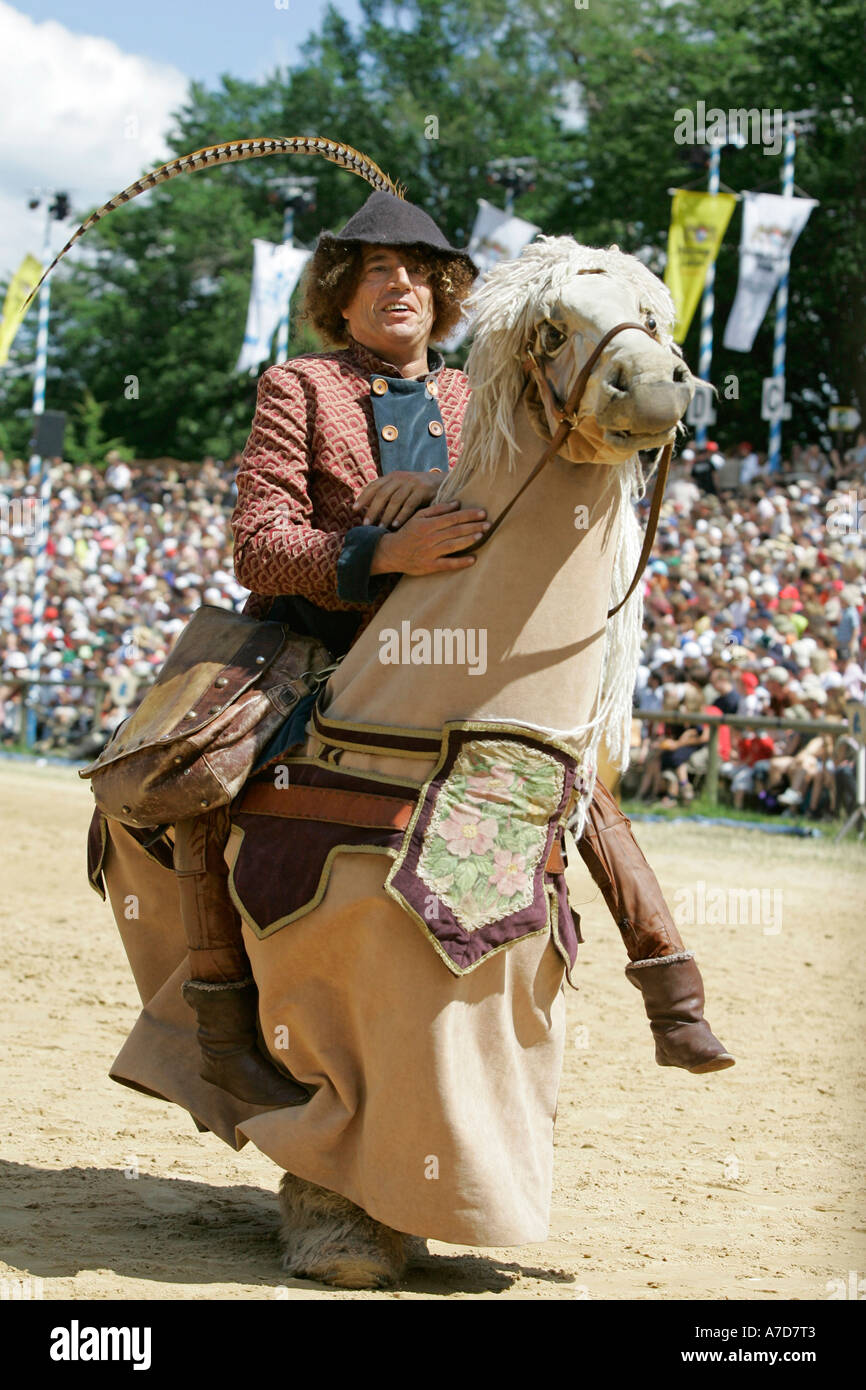 Kaltenberg, GER, 03. Juillet 2005 - Une cour fou à knight joue à Munich à proximité Kaltenberg. Banque D'Images