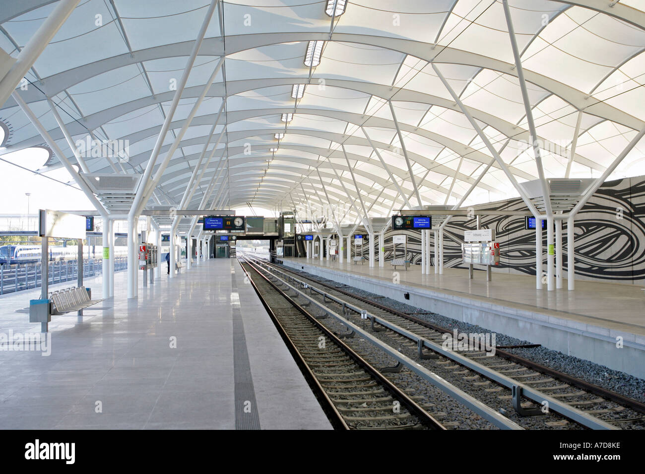 Munich, GER, 12. Octobre 2005 - La nouvelle station de métro Froettmaning fournit un accès direct à l'Allianz-Arena de Munich Banque D'Images