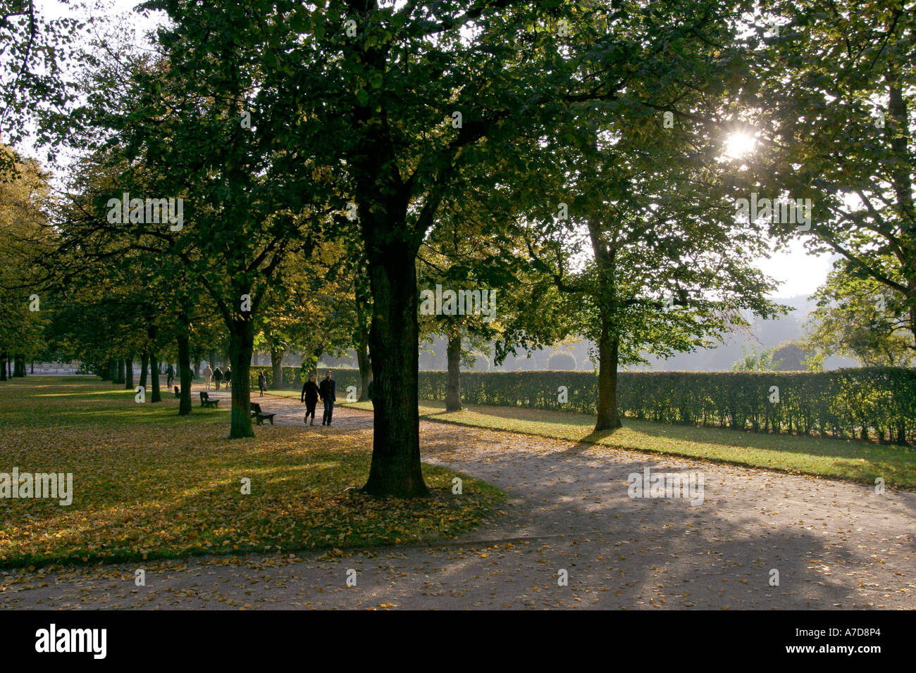 Munich, GER, 15. Octobre 2005 - Les gens enyoying l'Hofgarten à Munich. Banque D'Images