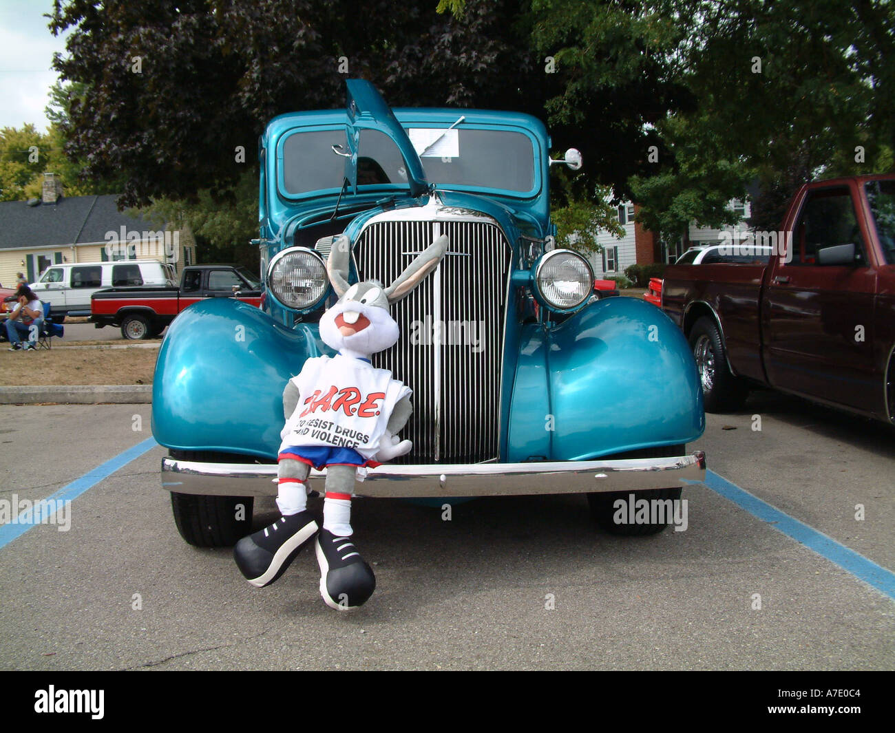 1937 Chevrolet pickup truck Betty Boop ose motif Bunny mascot pour résister à la drogue et la violence 37BOOP Banque D'Images