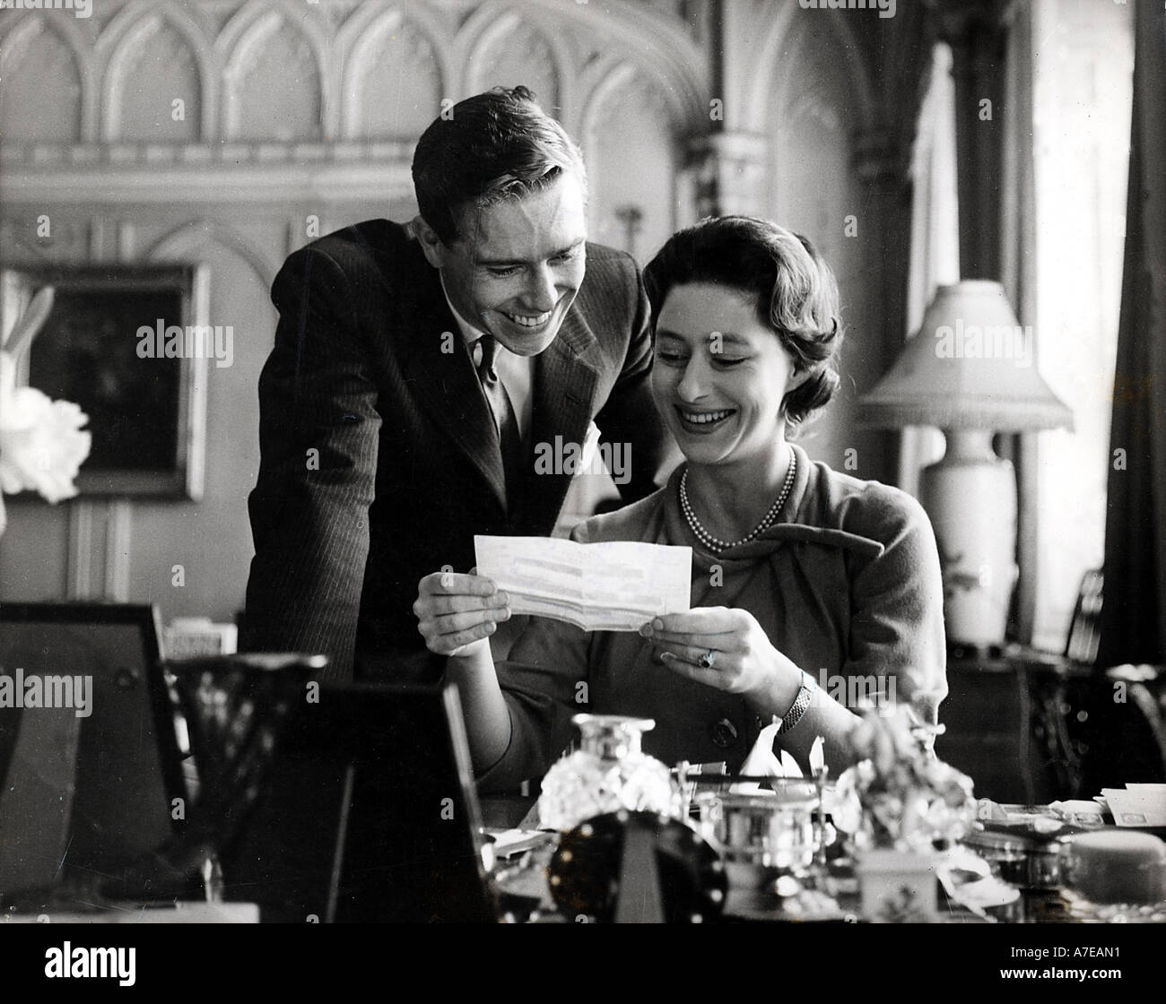 La princesse Margaret et Anthony Armstrong-Jones au moment de leur engagement en 1960 Banque D'Images