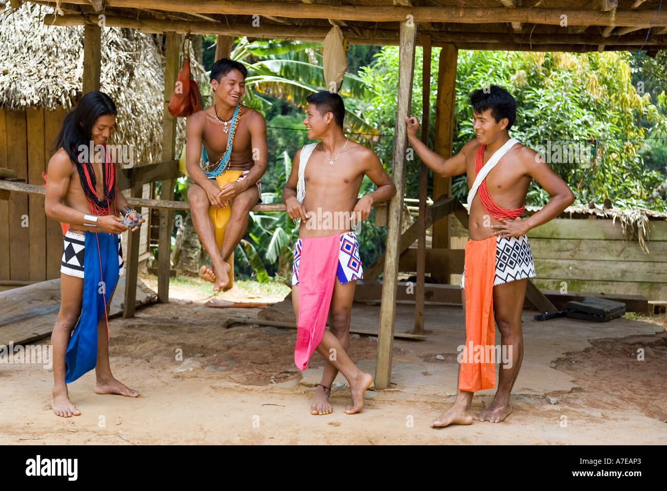 Young embera indian Banque de photographies et d’images à haute ...