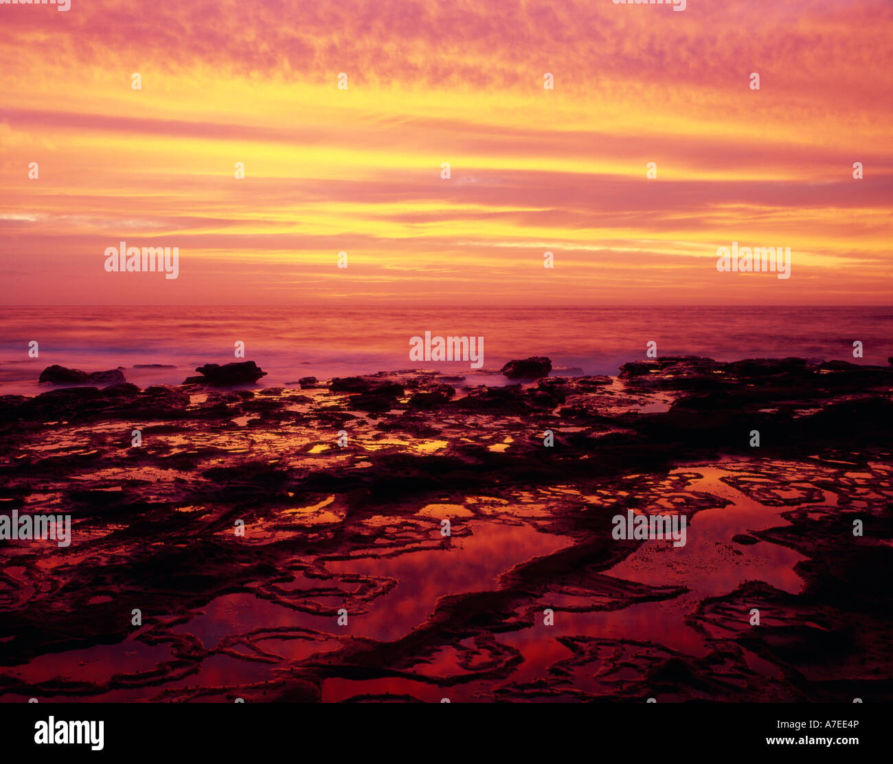 Firesky dawn, Coalcliff, NSW Australie Banque D'Images