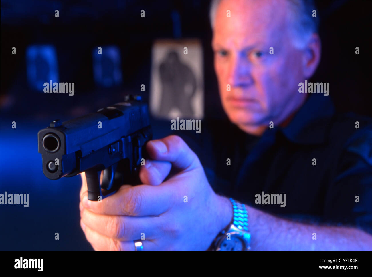 Le but de l'état policier de tir pistolet Glock sur Banque D'Images