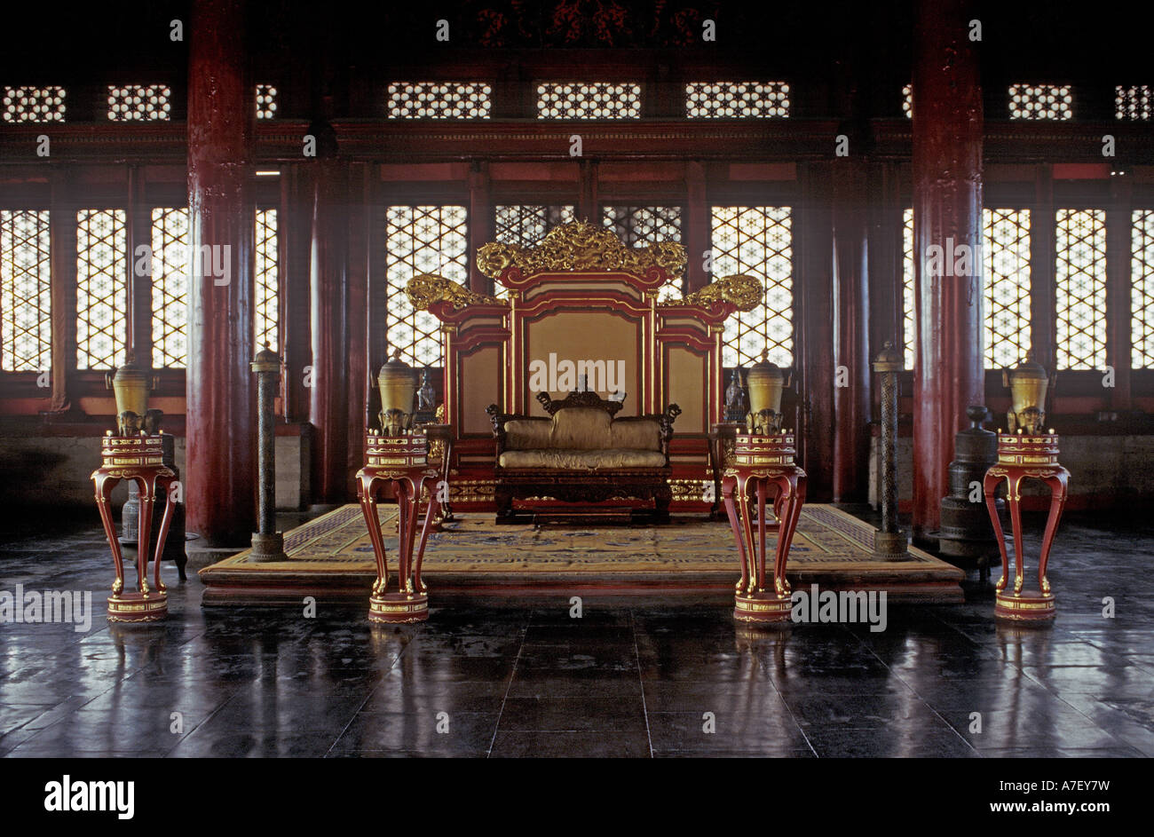 L'une des chambres du trône la Cité Interdite, le Musée du Palais, Pékin, République populaire de Chine Banque D'Images