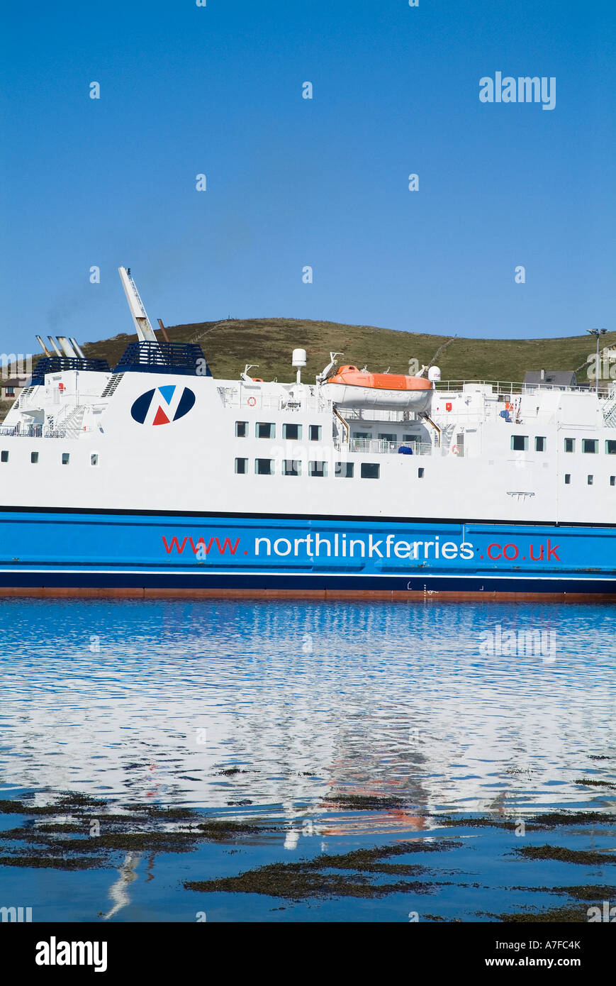 Dh MV Hamnavoe ORKNEY STROMNESS Northlink ferries ferry dans le port de Stromness Hamnavoe weblink Banque D'Images