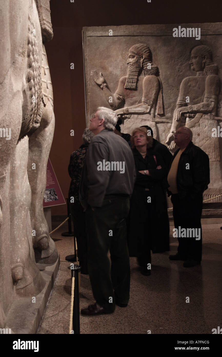 Les visiteurs de l'Institut Oriental de Chicago, dans l'Illinois Banque D'Images