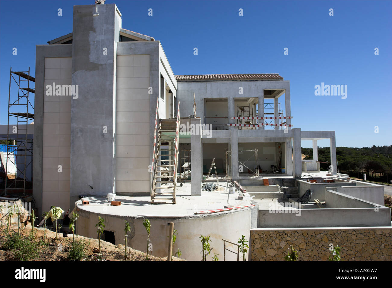 Un grand et moderne villa est presque terminée. Banque D'Images