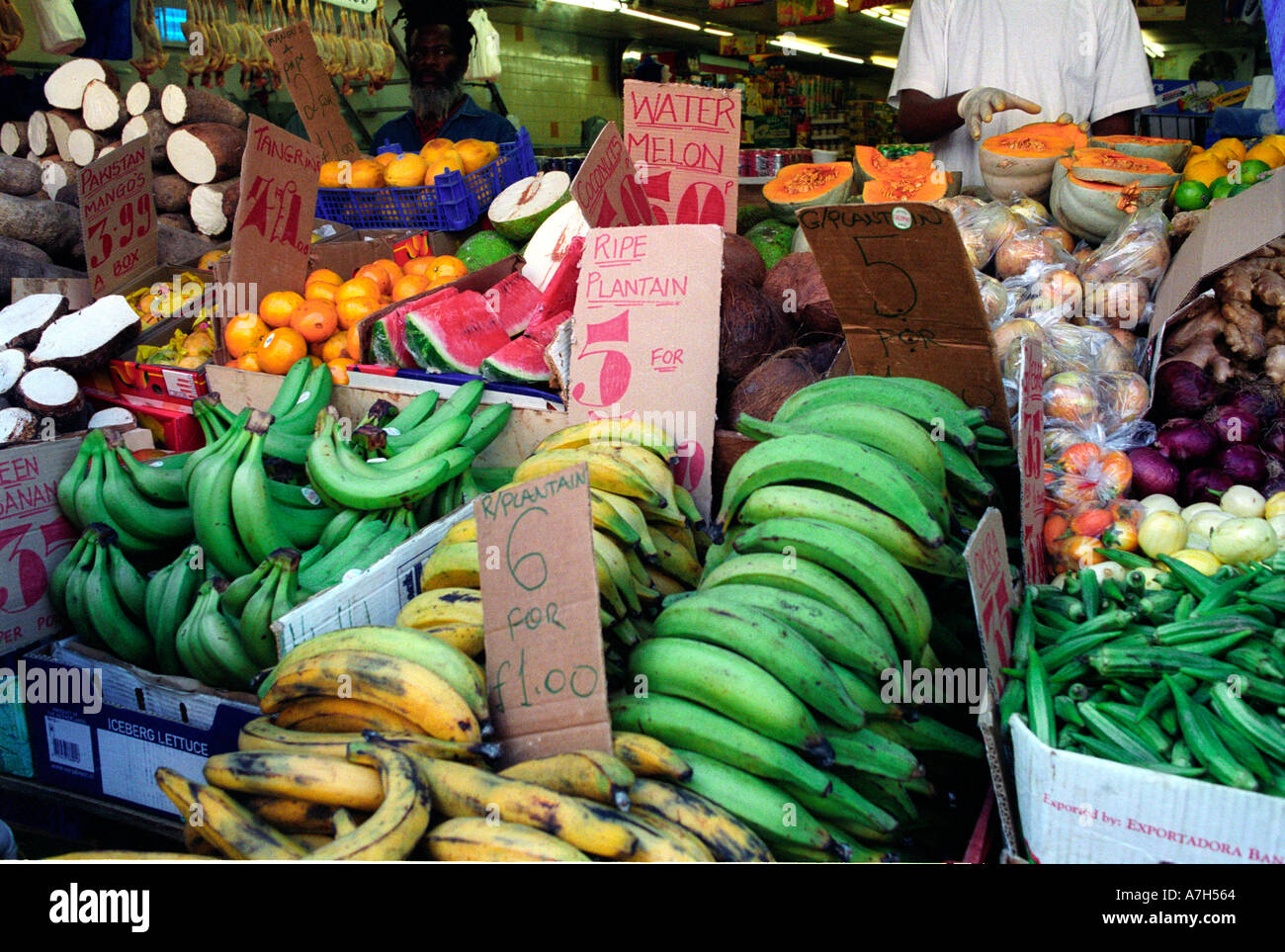 Marché de Brixton dans le sud de Londres, la vente de fruits et légumes exotiques des Caraïbes Banque D'Images