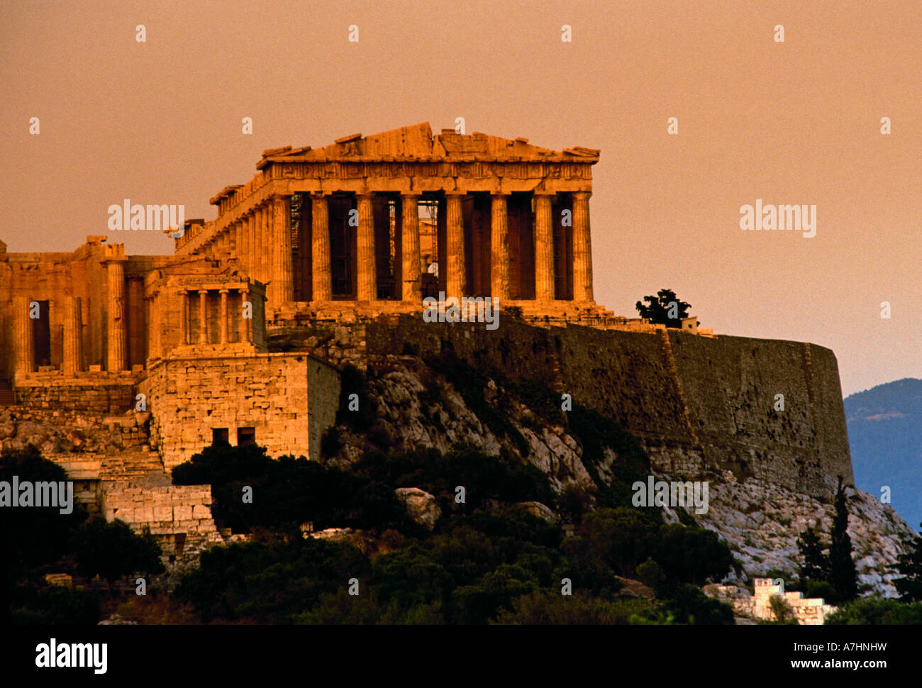 Le Parthénon, le Parthénon, Temple d'Athéna Nike, Athena Nike, Temple Grec, colonnes doriques, Acropole, Athènes, Attique, Grèce Banque D'Images