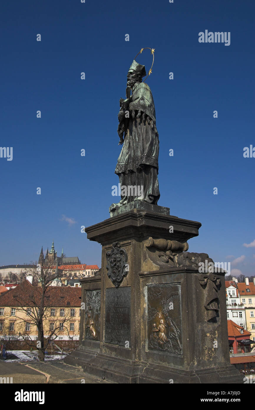 Charles Bridge Prague hiver jour statue de St Jean Népomucène nepomucen Banque D'Images