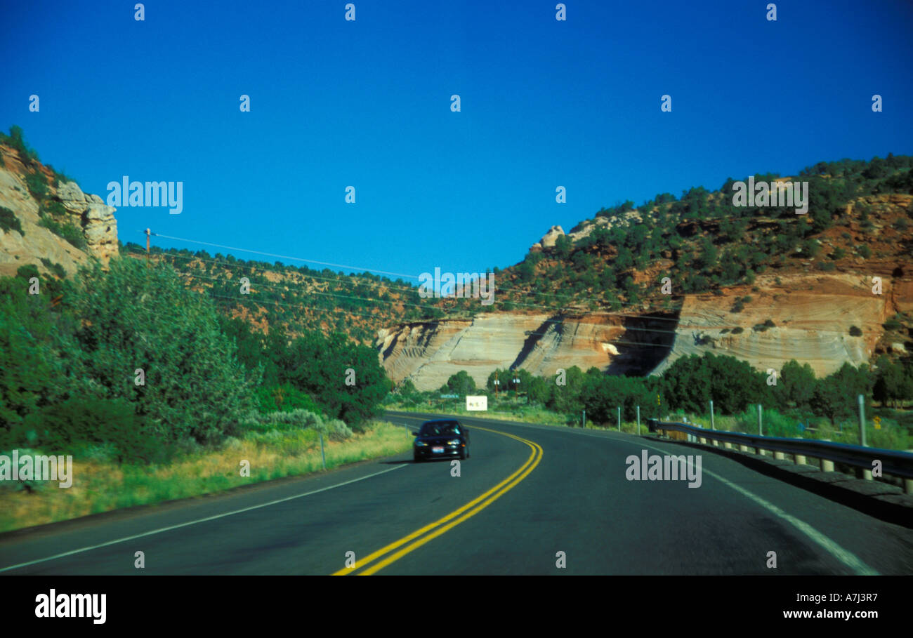 Road dans le sud de l'Utah USA Banque D'Images