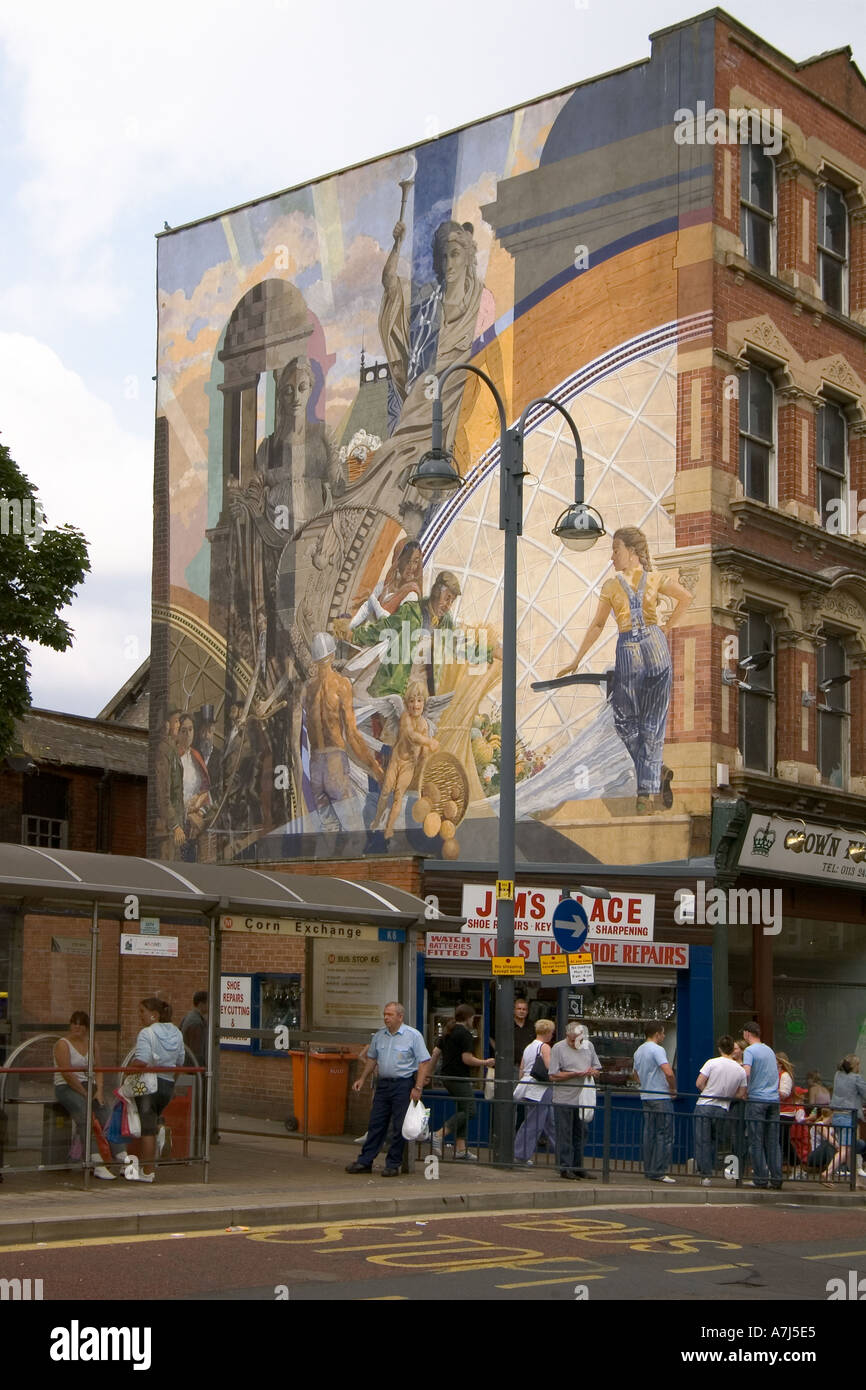dh City Centre LEEDS WEST YORKSHIRE Building mur art mural murale maïs Exchange position du bus Call Lane arrêt en attente peinture rue Banque D'Images