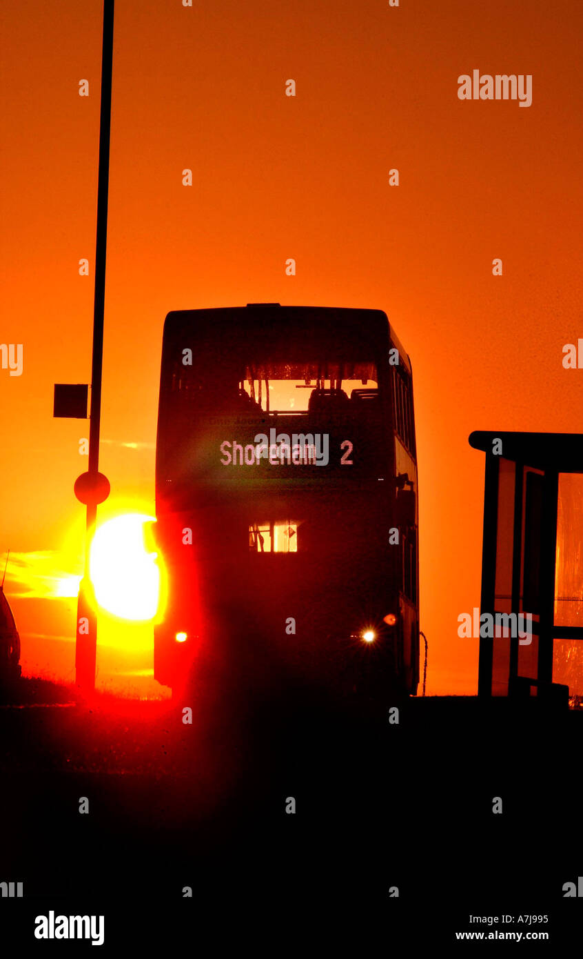 Un 'Brighton Hove compagnie d'autocars et d'autobus des chefs de Shoreham au coucher du soleil Banque D'Images