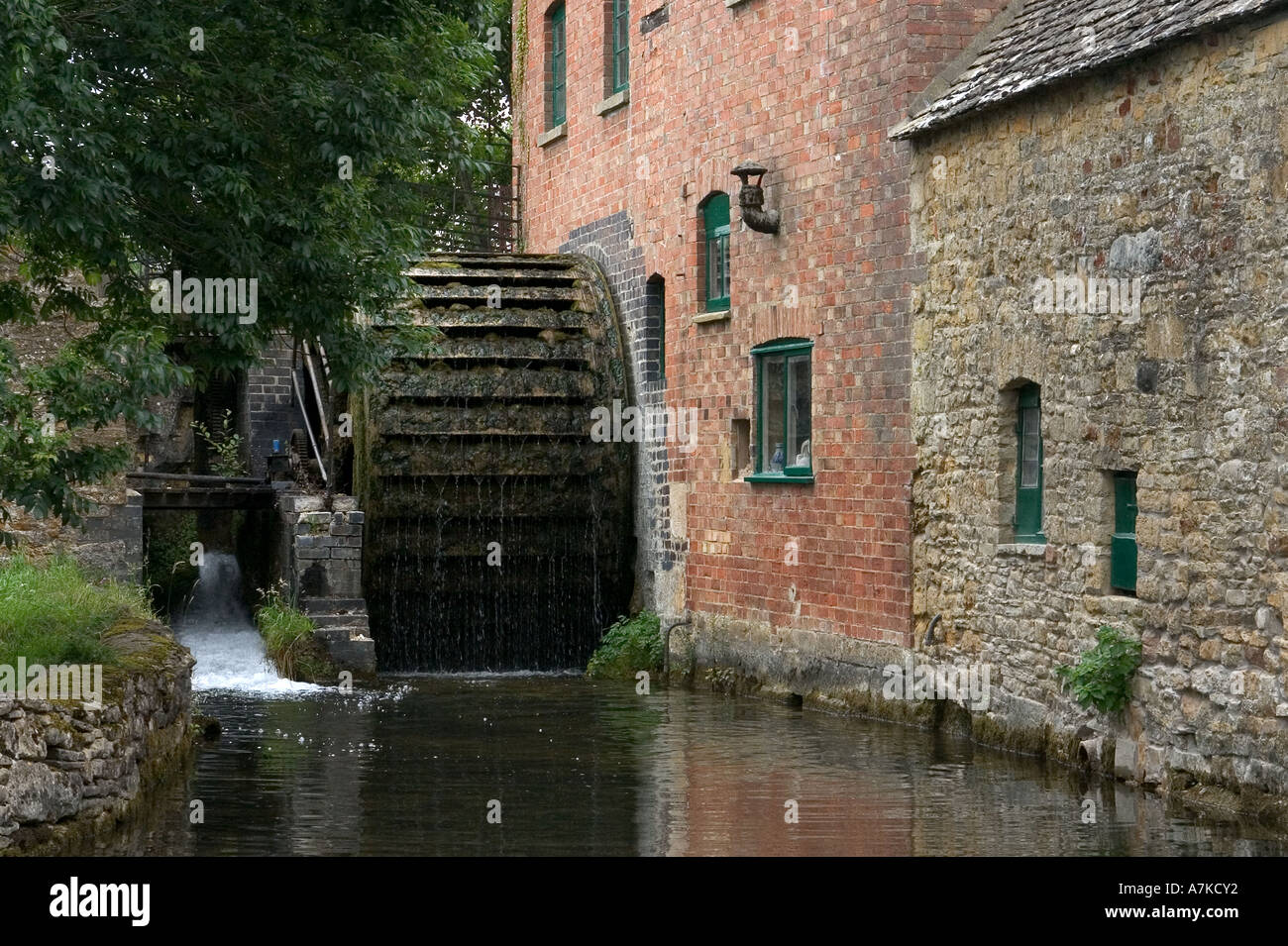 Roue de moulin à eau Royaume-uni Cotswold Banque D'Images