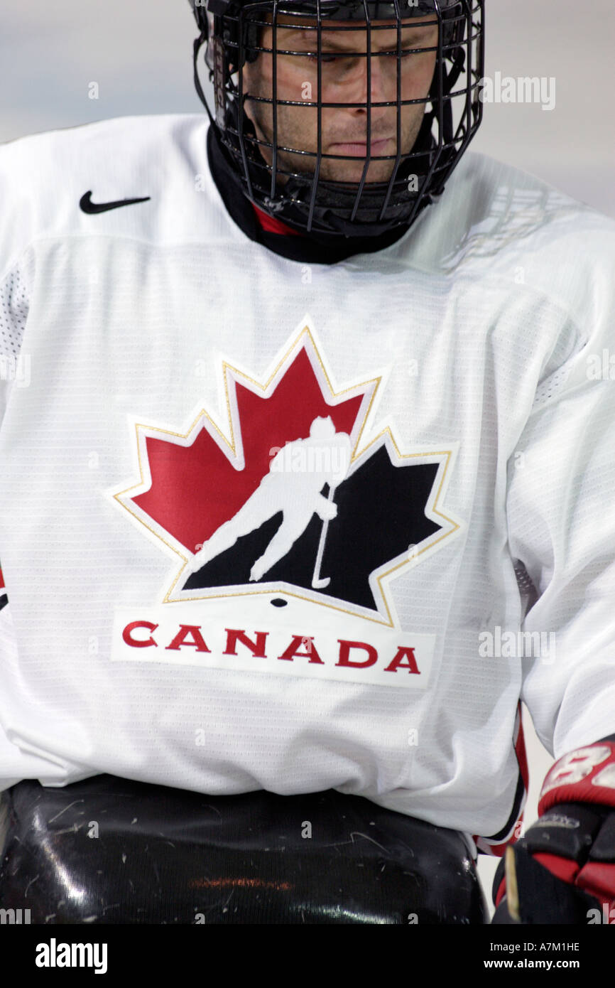 Noot du Canada au cours de l'équipe de la ronde préliminaire du hockey sur luge hommes entre la Grande-Bretagne et le Canada Banque D'Images