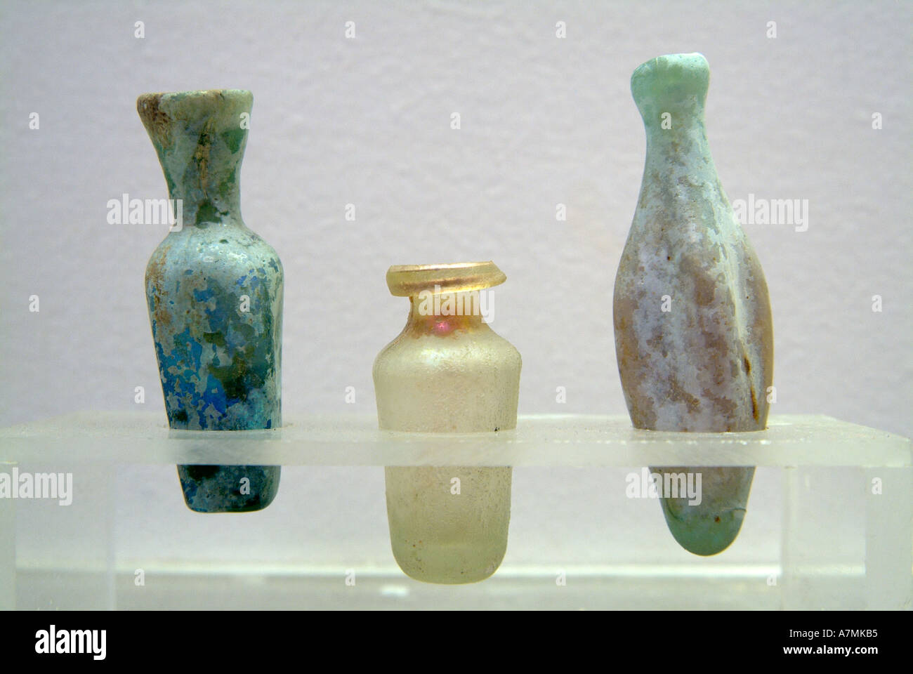 Bouteilles en verre, Musée gréco-romain, Alexandrie, Égypte Banque D'Images