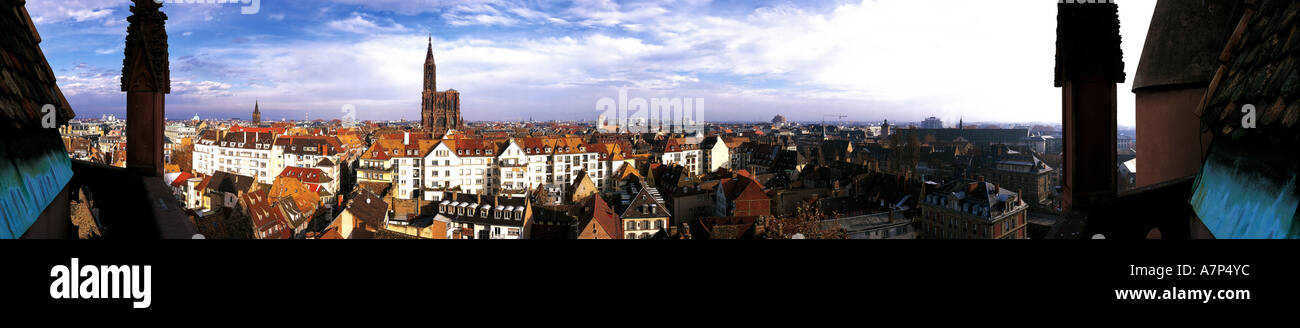 Photo panoramique de Strasbourg - PAS POUR LES CARTES POSTALES ET CALENDRIER, France, Alsace, Strasbourg, Stadtkern Banque D'Images