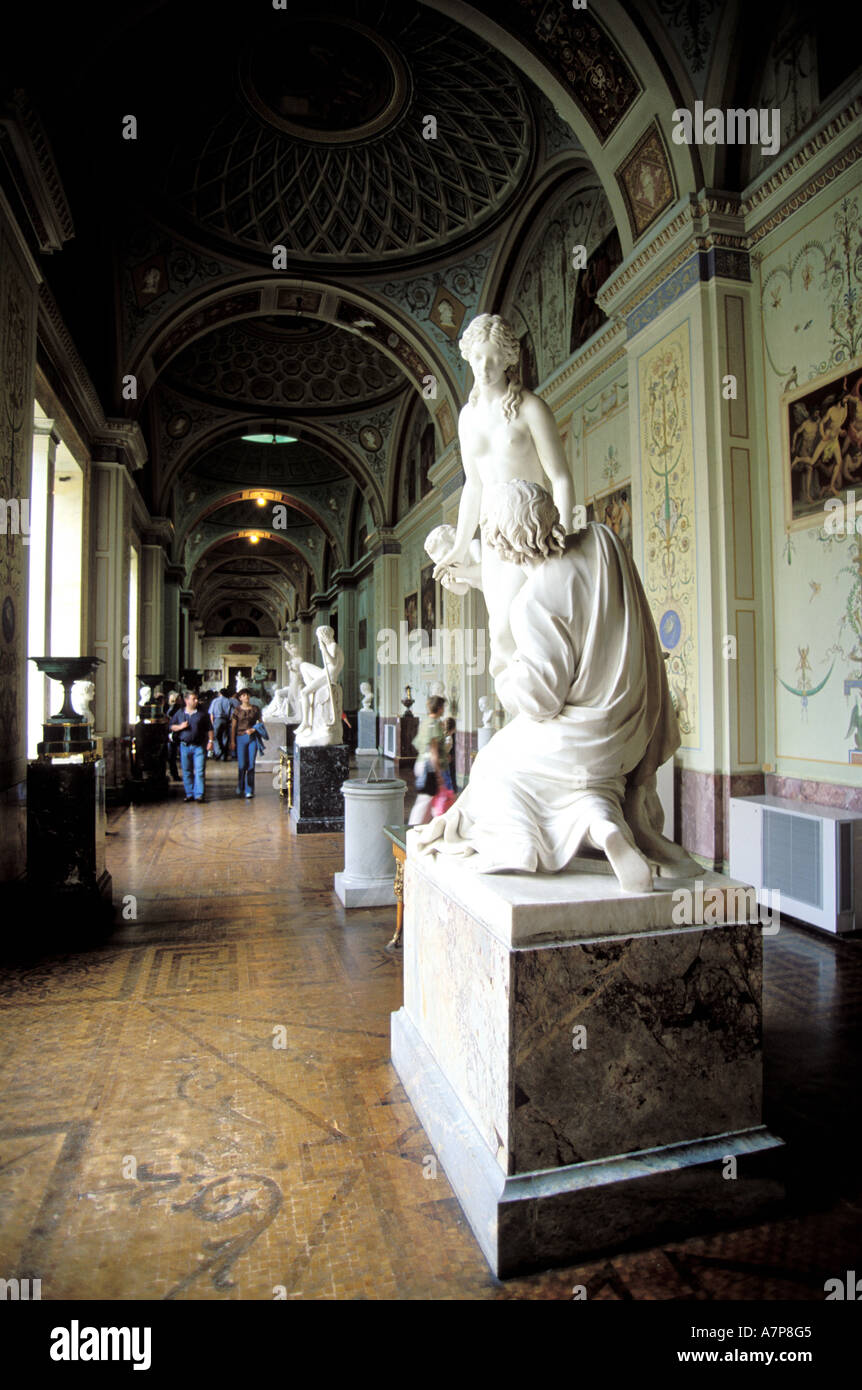 La Russie, Saint-Pétersbourg, Musée de l'Ermitage, la sculpture italienne Banque D'Images