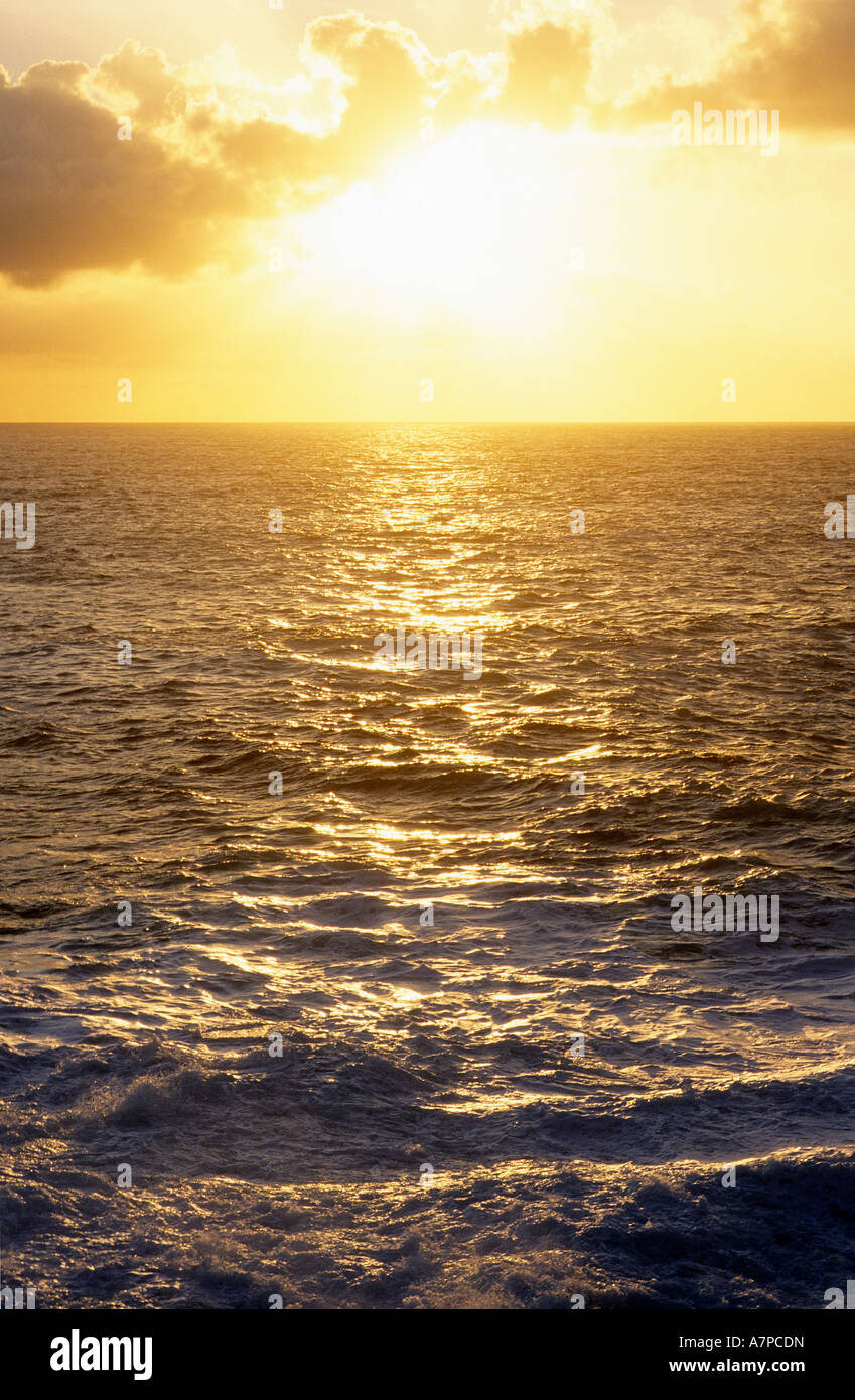 Coucher de soleil sur l'océan Pacifique île de Guam USA Banque D'Images