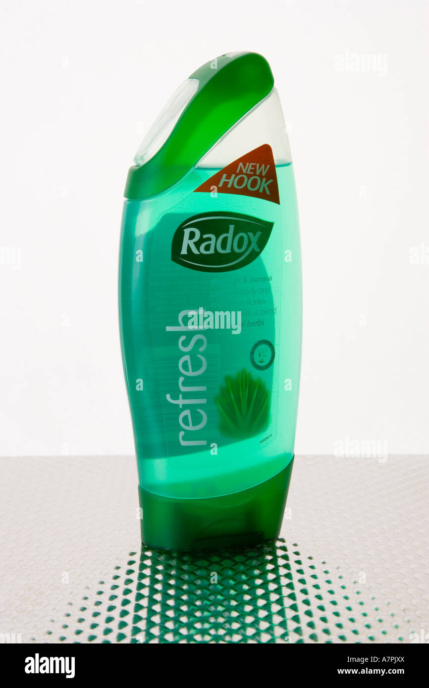 Shampooing et gel douche Radox Banque D'Images