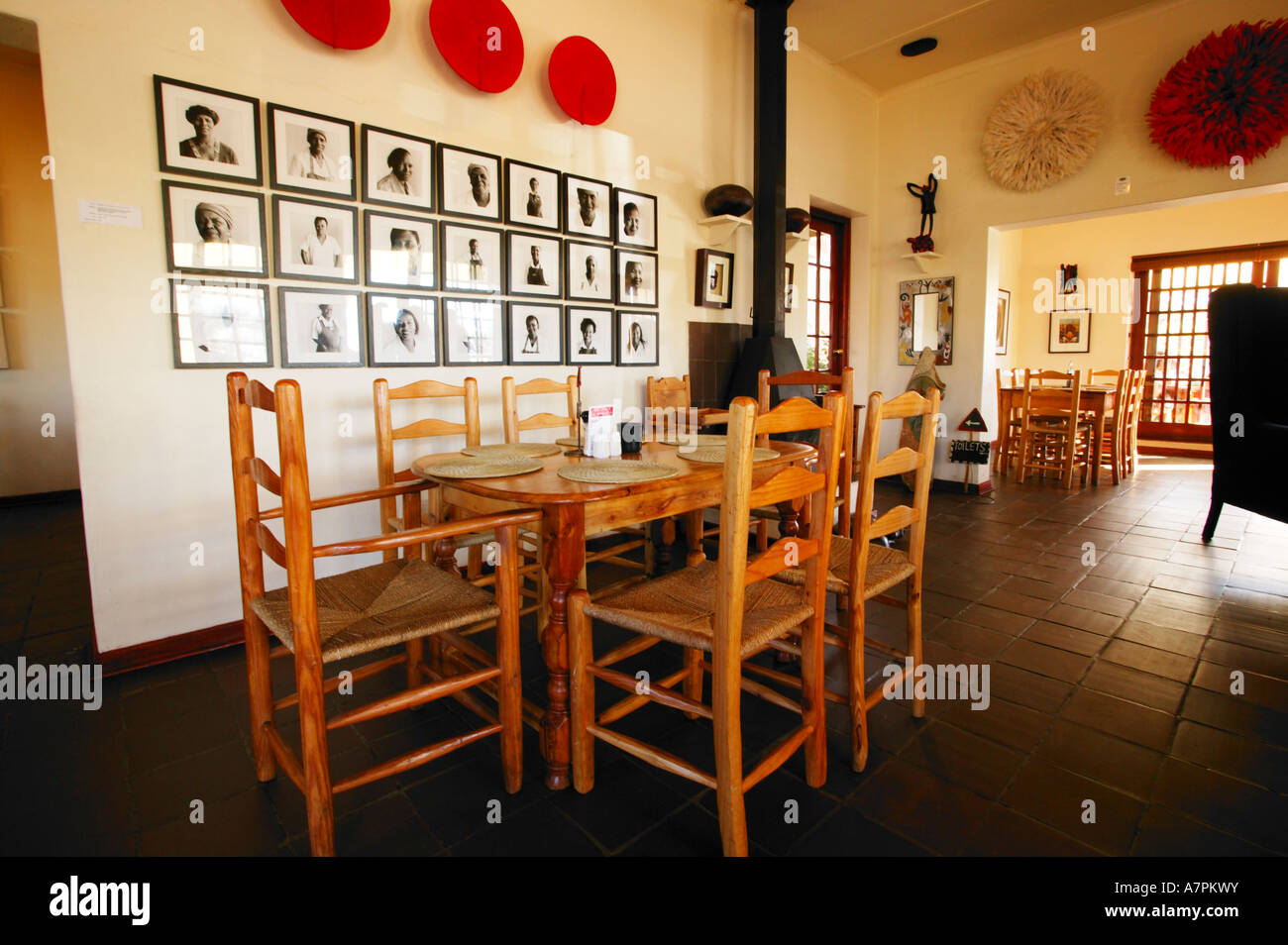 L'intérieur de Harries crêpes dans Graskop avec son décor ethnique un arrêt touristique populaire sur la route touristique Panorama Banque D'Images