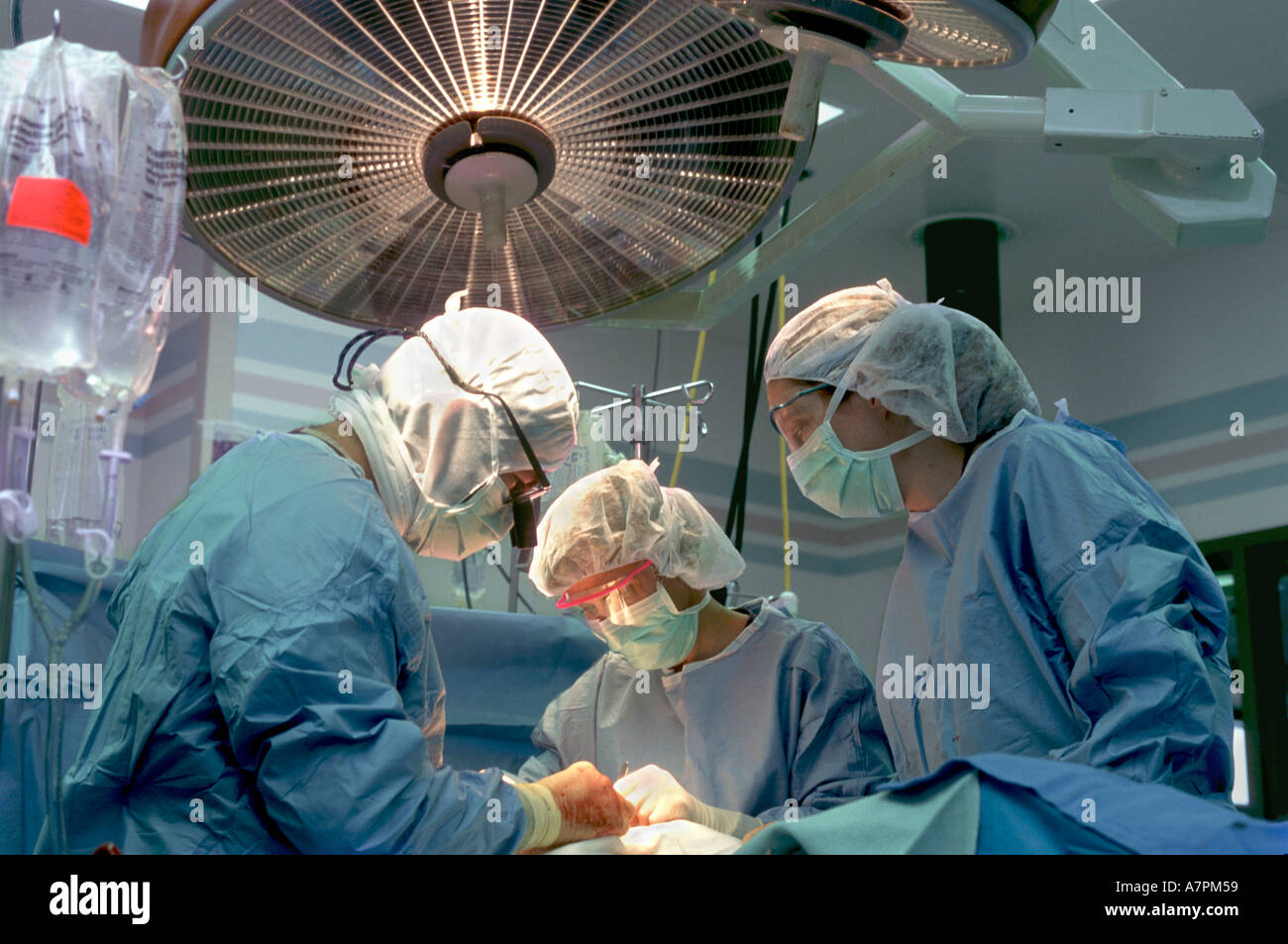 Chirurgien réalise la chirurgie cardiaque en France Banque D'Images
