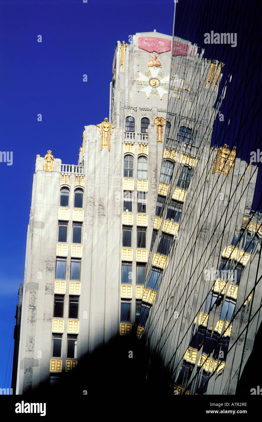 United States, New York, Manhattan, Bâtiment reflétant elle-même dans le bâtiment de Solow Banque D'Images