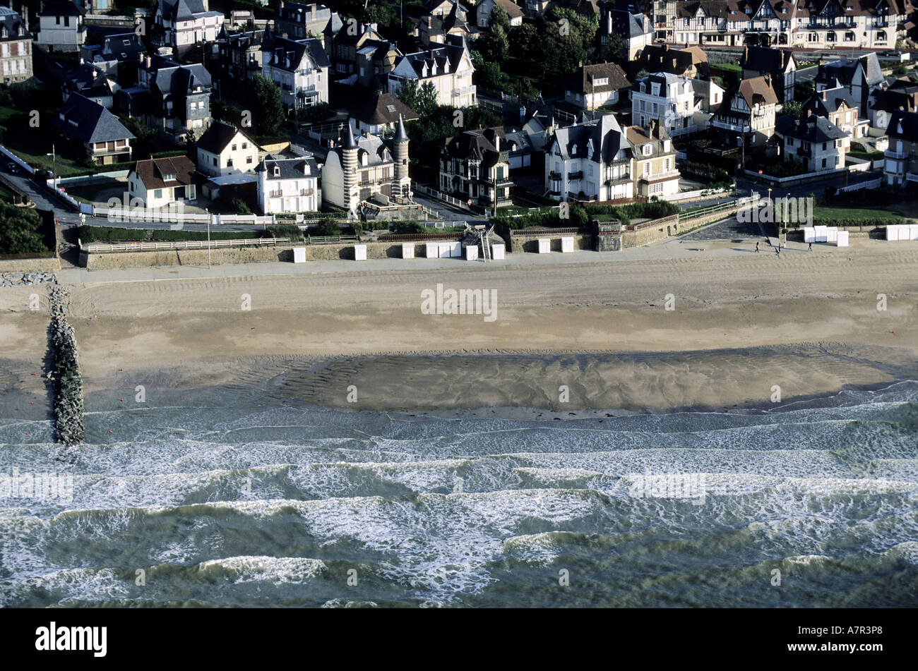 France, Calvados, Côte fleurie, vers Villers sur Mer (vue aérienne) Banque D'Images