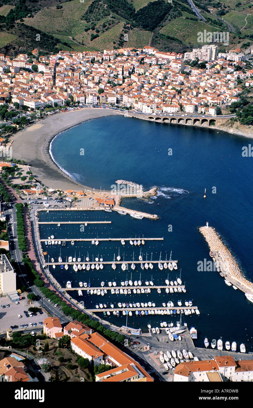 France, Pyrénées-Orientales (66), Banyuls-sur-Mer, le port et la plage (vue aérienne) Banque D'Images