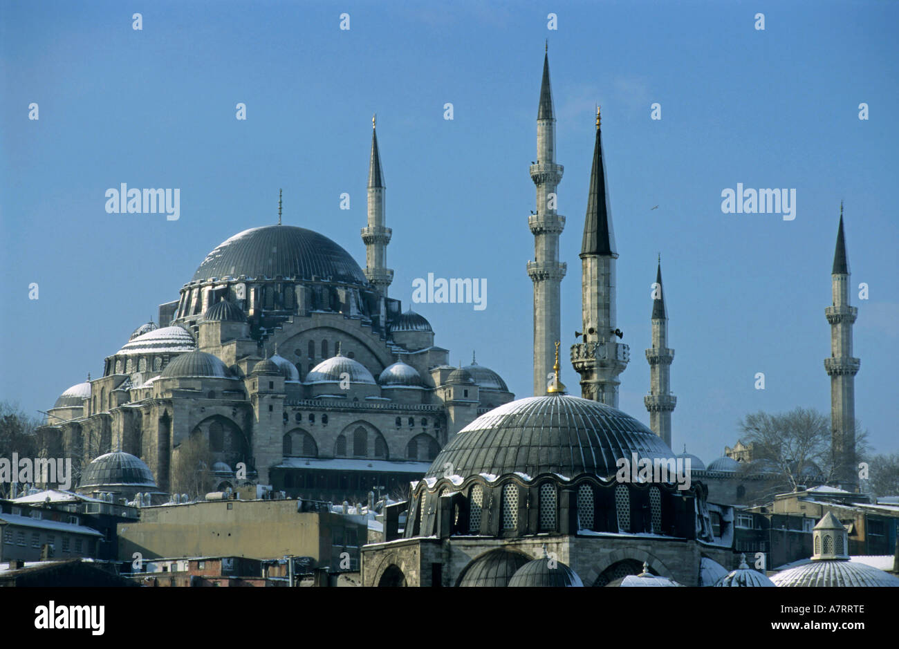 Les minarets et les dômes de la Mosquée de Suleymaniye, Istanbul, Turquie - en hiver. Banque D'Images