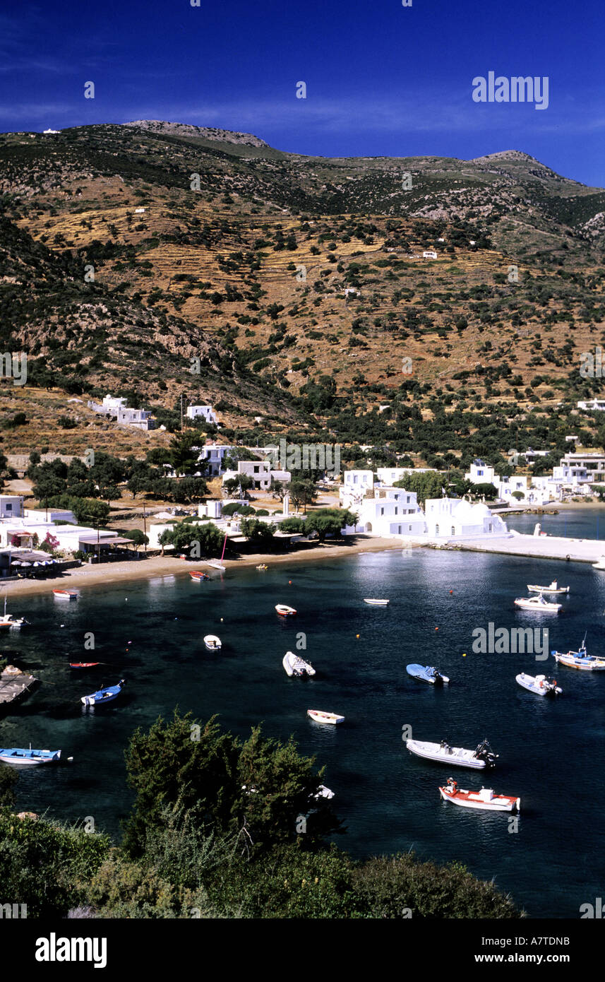 La Grèce, Îles Cyclades, l'île de Sifnos, le village de Vathy sur la côte ouest dans une baie à l'abri du vent Banque D'Images