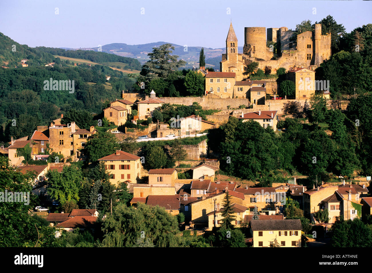 France, Rhône, Beaujolais, Les Pierres Dorées, village de Chatillon d