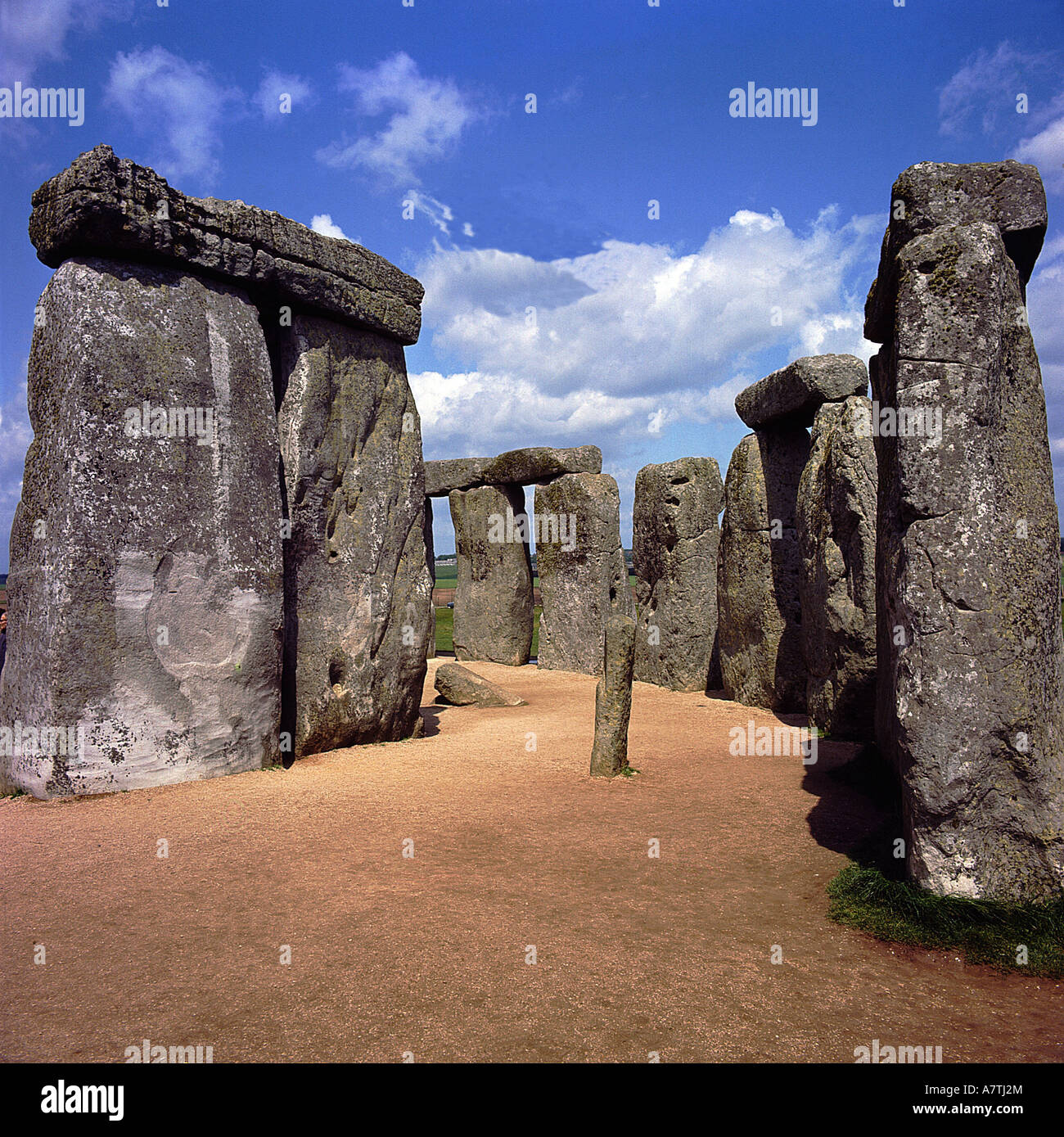 Monuments mégalithiques sur un paysage, Stonehenge, Wiltshire, Angleterre Banque D'Images