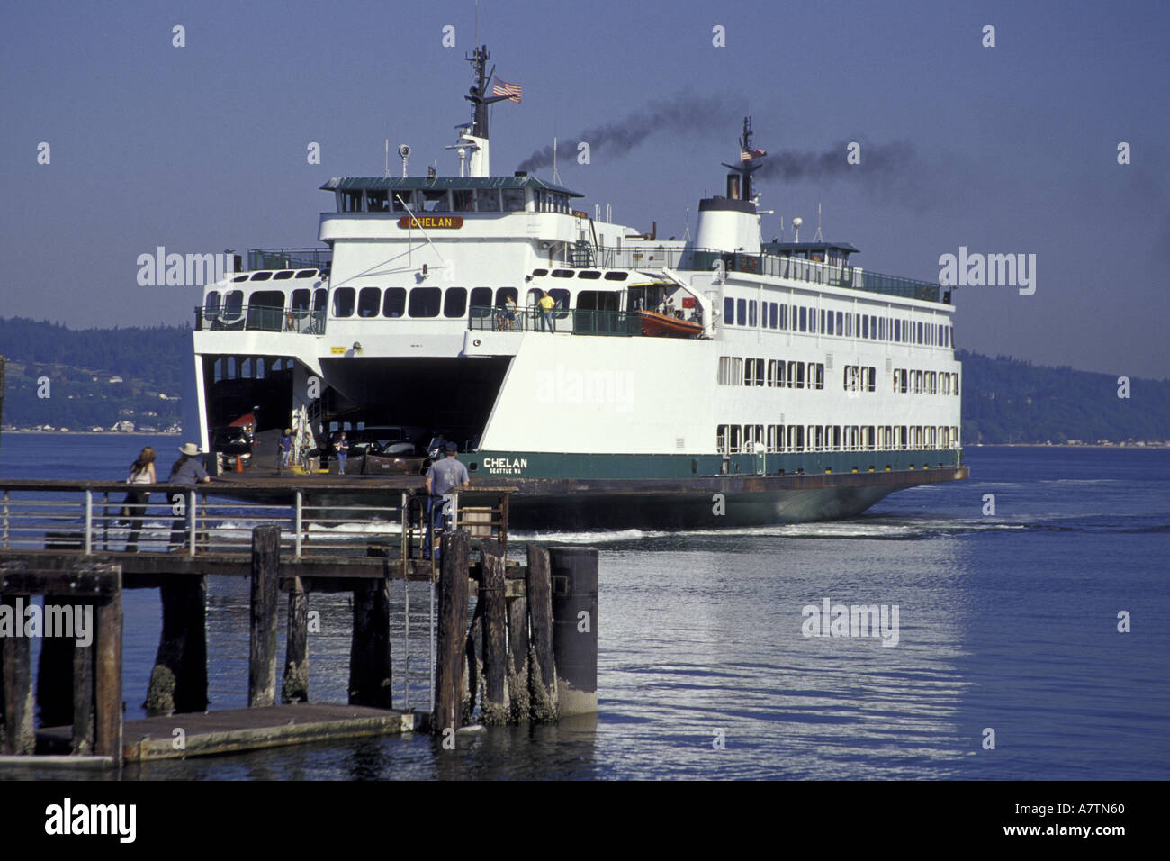 NA, USA, Washington, Mukilteo. Washington State Ferry Chélan arrivant à Mukilteo sur la course de Whidbey Island Banque D'Images