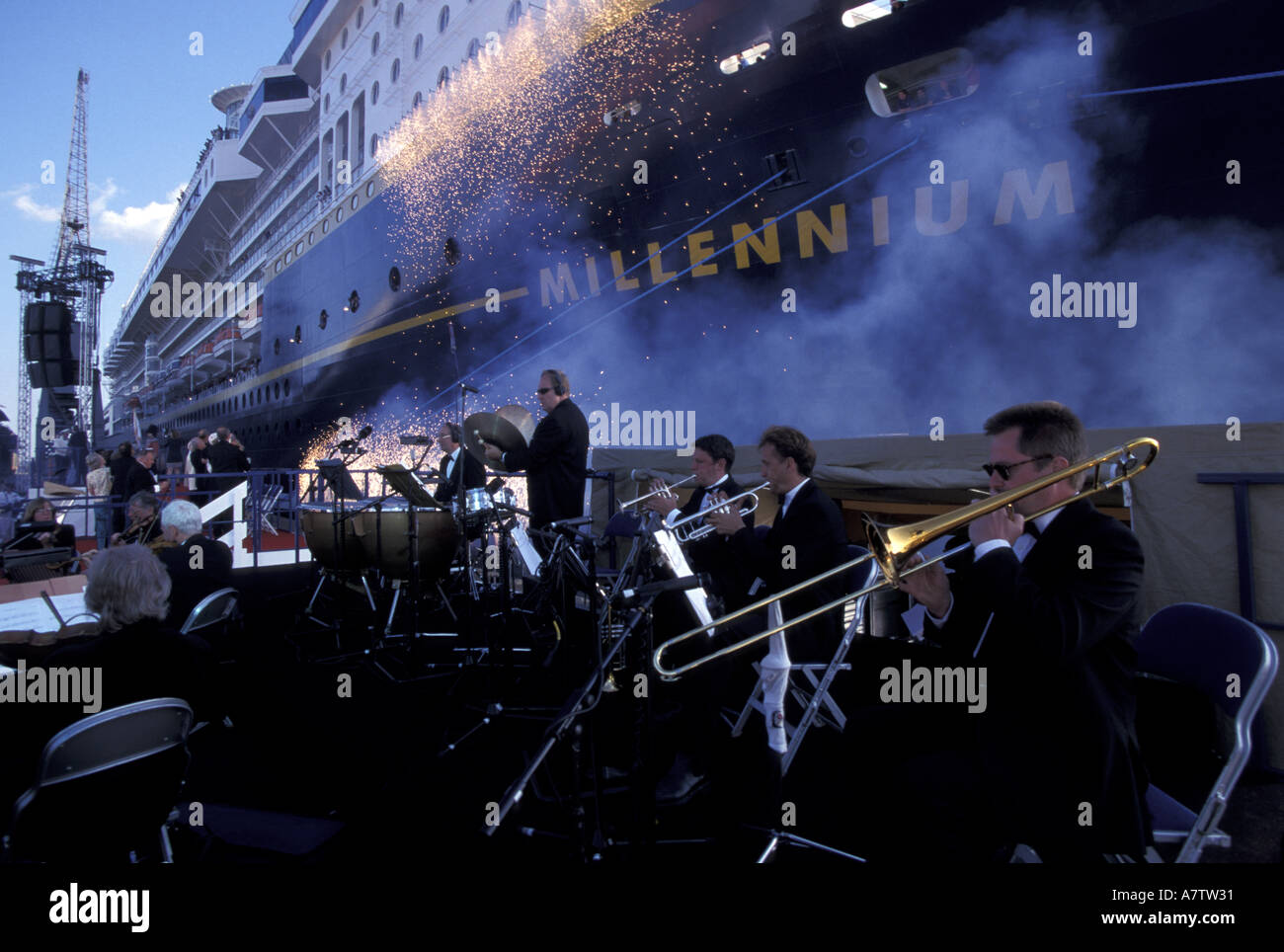 L'Europe, Angleterre, Southampton. Cérémonie de baptême Celebrity Millennium Banque D'Images