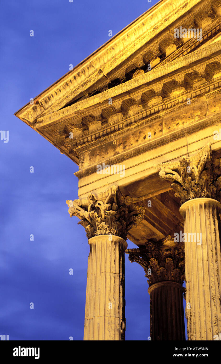 La France, Gard, Nîmes, maison carrée, ancien temple romain du 1er siècle avant JC, Musée d'art contemporain Banque D'Images