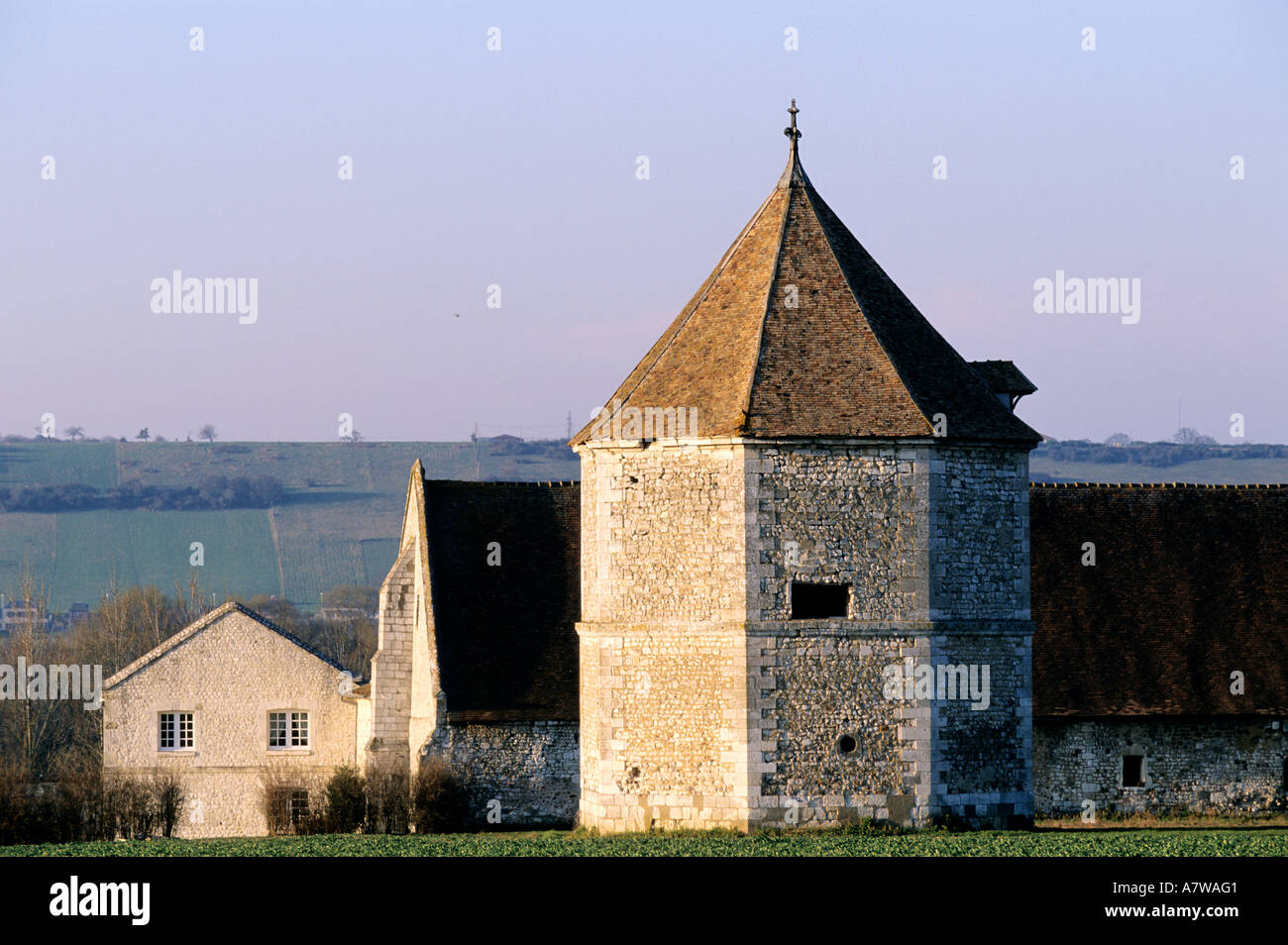 La France, l'Eure, Pont de l'Arche, pigeonnier de l'abbaye de Bonport Photo  Stock - Alamy