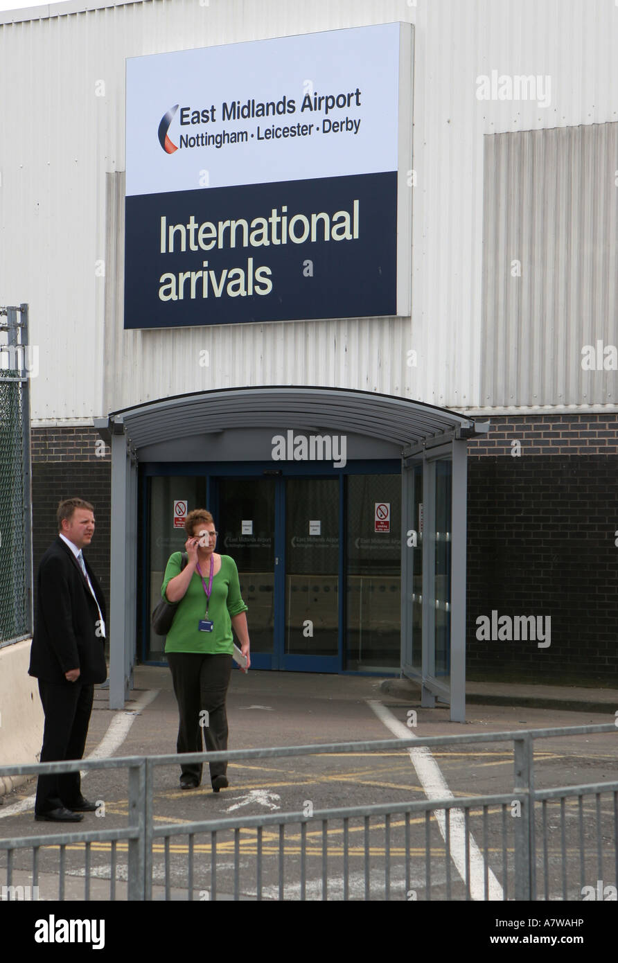 East Midlands Airport Zone des arrivées internationales. Banque D'Images