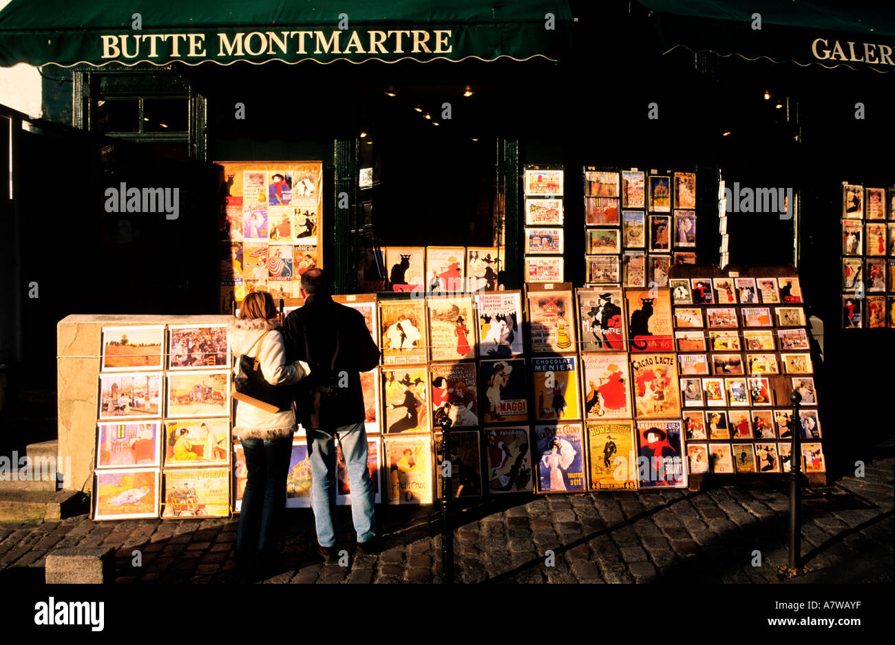 France, Paris, l'ancien magasin de posters dans la Butte Montmartre Banque D'Images