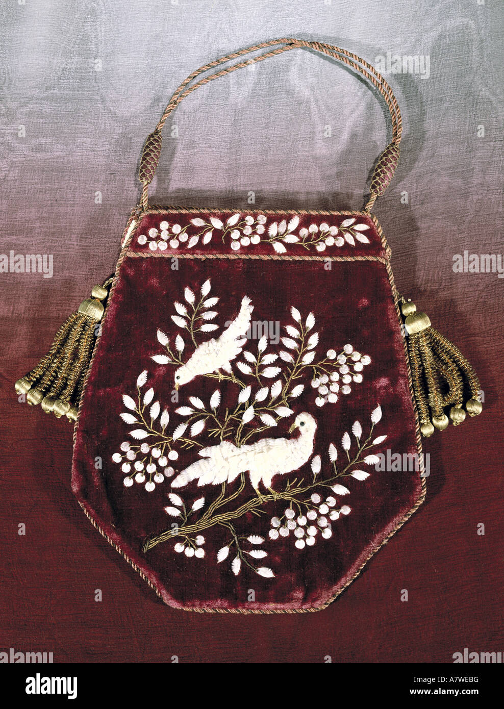 sacs à main, sac à main en velours rouge séquesiné, vers 1820, Banque D'Images