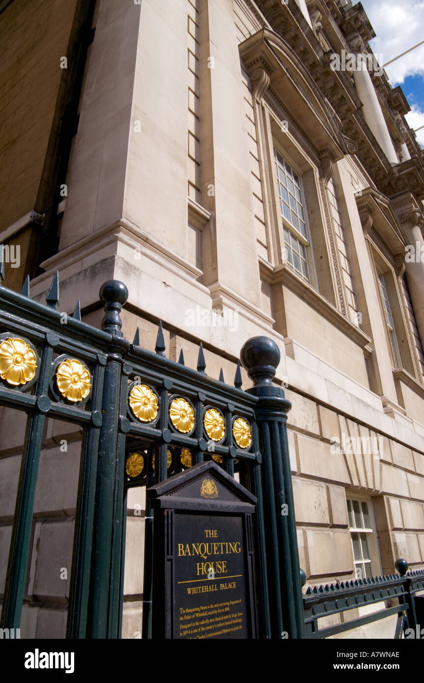 Porte d'entrée et le Banqueting House Whitehall Palace Londres Angleterre Banque D'Images Porte d'entrée et le Banqueting House Whitehall Palace Londres Angleterre Banque D'Images