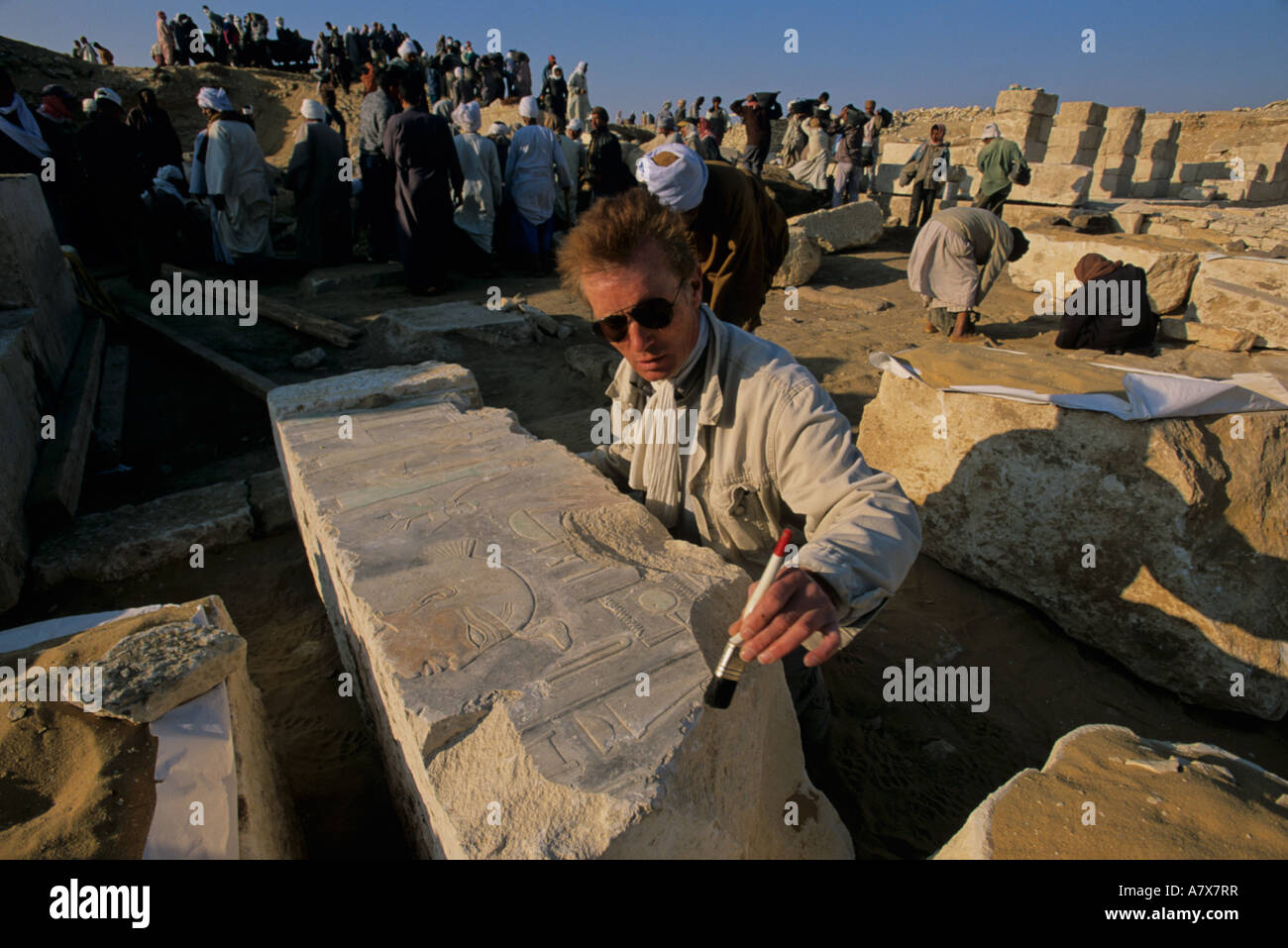 L'Egypte, Saqqara, soulagement de l'Ankhesenpepi II, vie dynastie sur temple funéraire block Banque D'Images