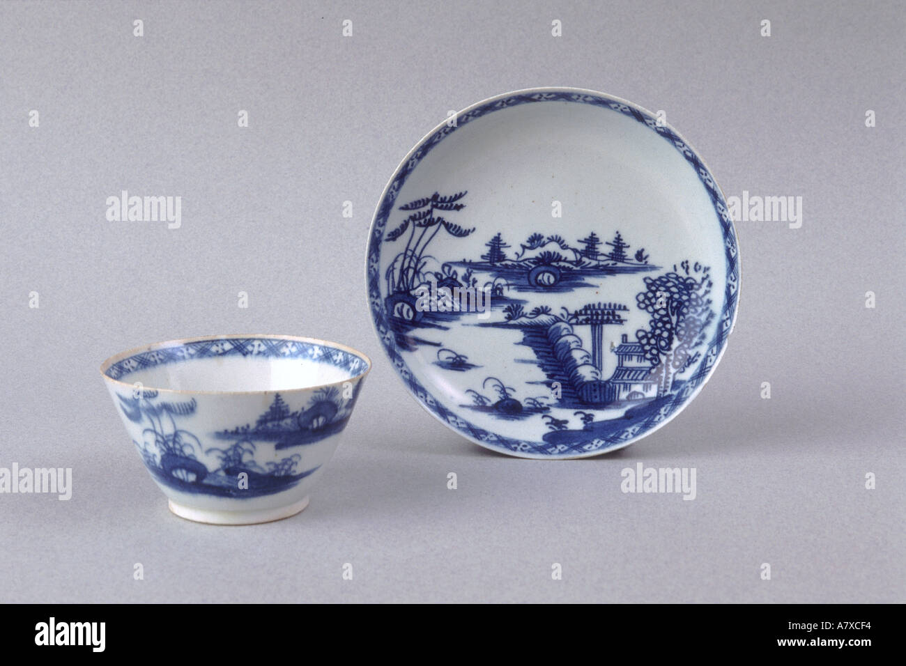 Porcelaine Bow un bol à thé et soucoupe vers 1755 & 1758 Banque D'Images