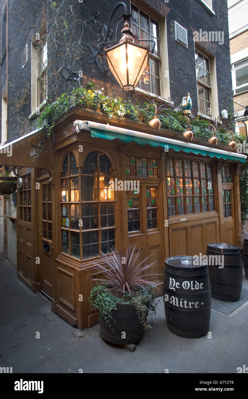 Ye Old Mitre Tavern Ely Court Londres Angleterre Banque D'Images